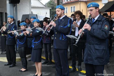 Dobrodošel mamut v Kamniku je dobil svoje mesto bronasti mamut v naravni velikosti, ki stoji v Mamutovem parku (18)